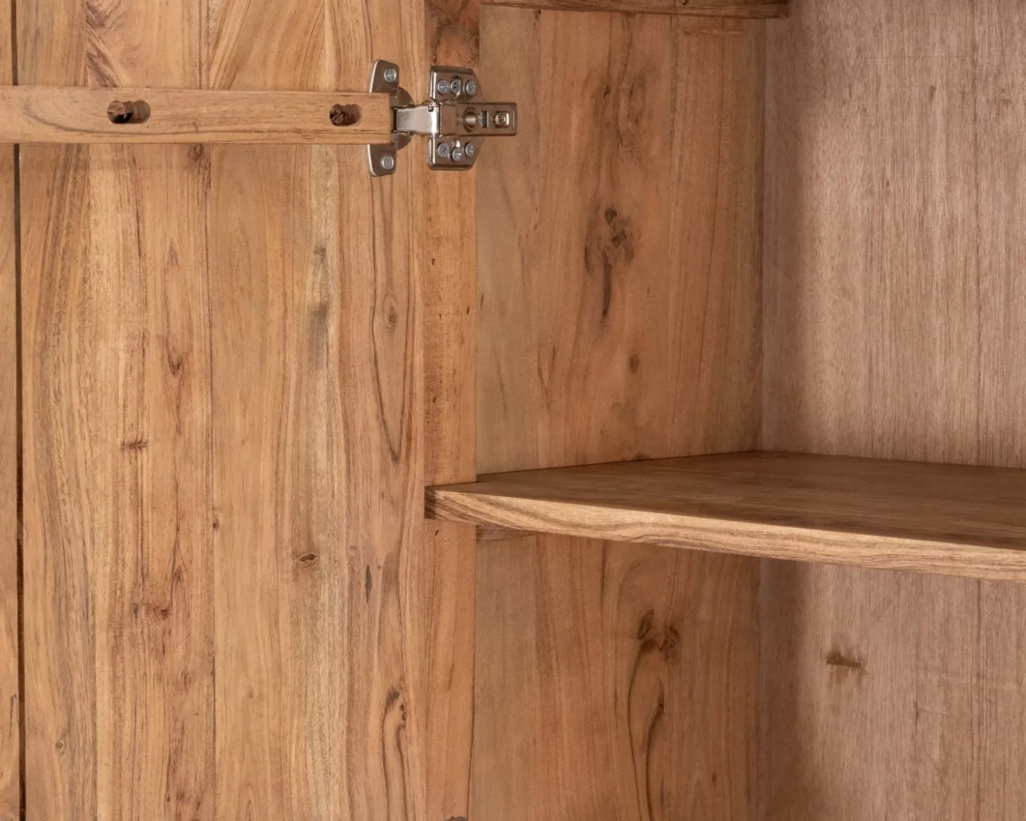 Argentier design rétro en acacia et métal "Puzzle" façades motif empiècement