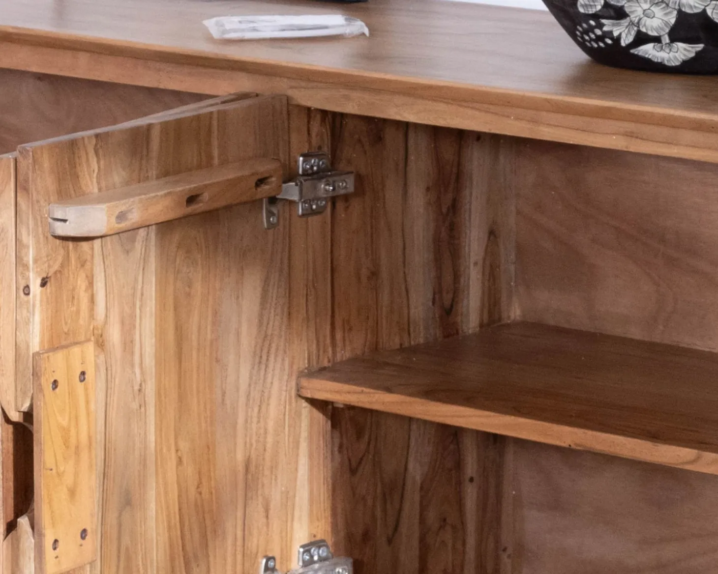 Bahut 4 portes en acacia et métal 160 cm "Novelli" esprit zen et épuré