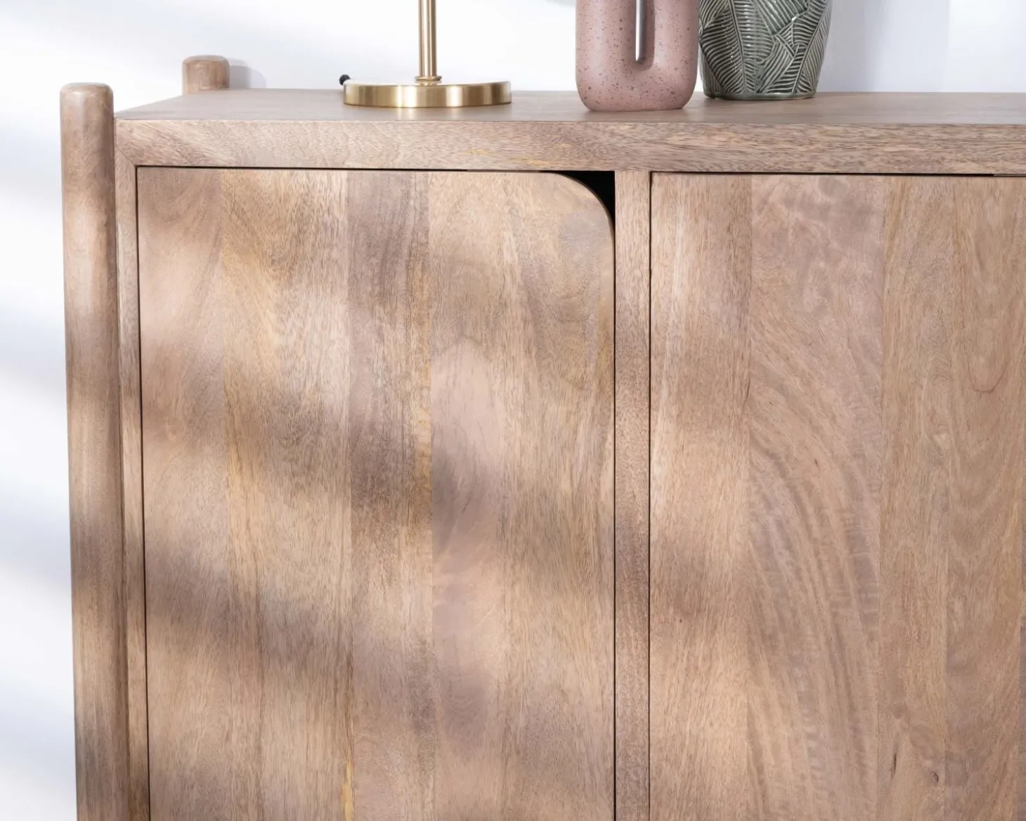 Bahut 3 portes et niches en manguier esprit japandi "Orobie" 180 cm