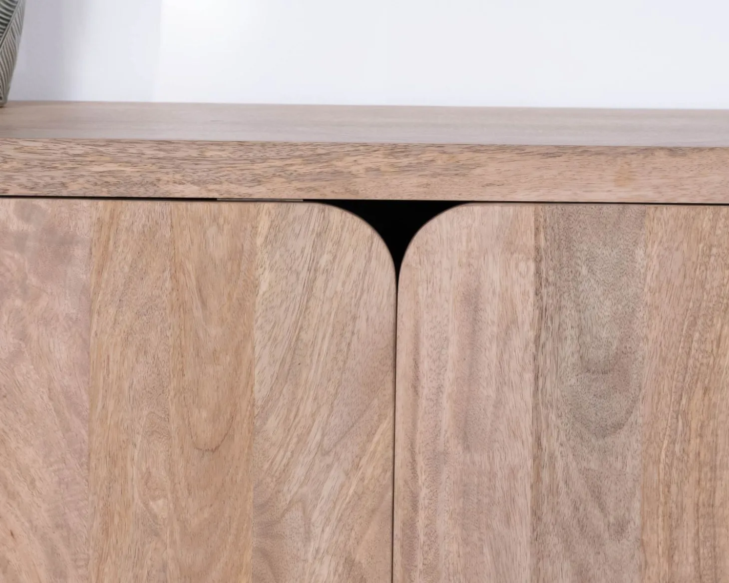 Bahut 3 portes et niches en manguier esprit japandi "Orobie" 180 cm