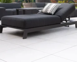 Bain de soleil 90 cm de large en aluminium noir et matelas gris 
