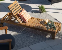 Bain de soleil 1 place en teck massif avec roulettes 