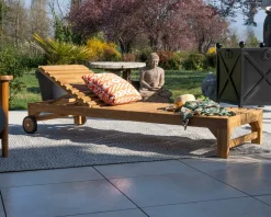 Bain de soleil 1 place en teck massif avec roulettes 