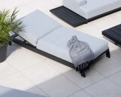 Bain de soleil confort tissu Sunbrella gris clair structure aluminium noire 