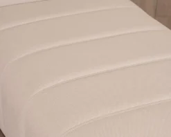 Bain de soleil design épuré en tissu crème avec surpiqures spécial extérieur