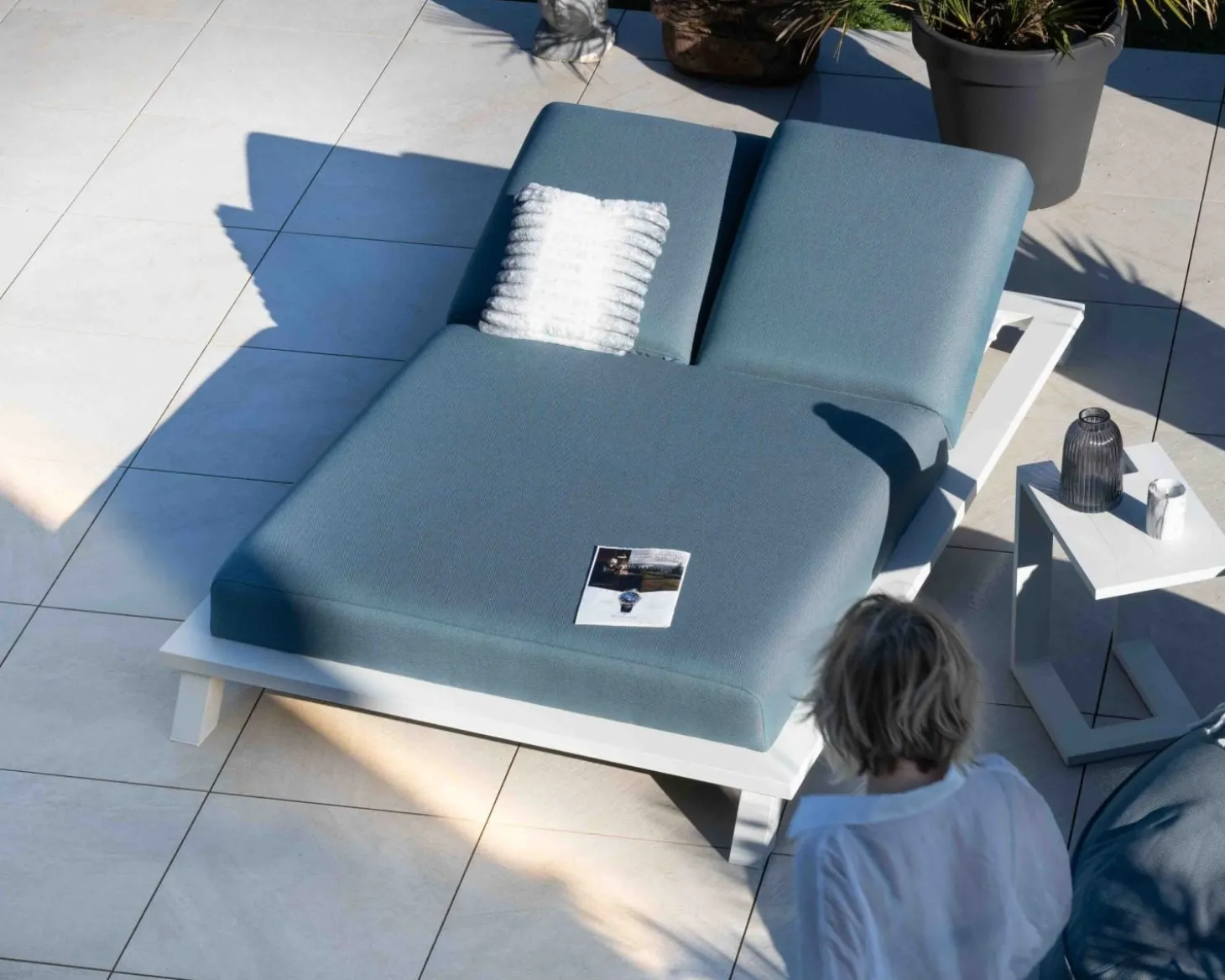 Bain de soleil double en tissu turquoise et aluminium blanc "Nusa Pedina"
