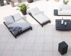 Bain de soleil double tissu Sunbrella gris clair structure aluminium noire 