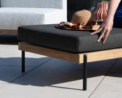 Bain de soleil matelassé chic & contemporain en teck, aluminium et tissu gris foncé