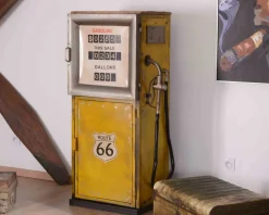 Bar insolite style pompe à essence métal jaune esprit vintage "Crazy"