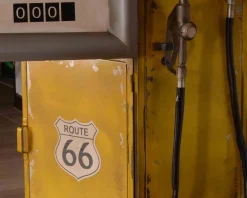 Bar insolite style pompe à essence métal jaune esprit vintage 