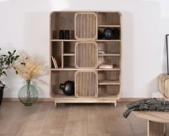 Bibliothèque en manguier style épuré "Jappy" avec portes coulissantes ajourées