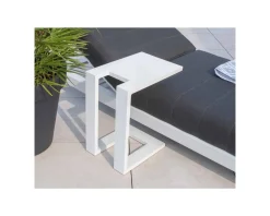 Bout de canapé design en aluminium blanc "Lazy Beach"