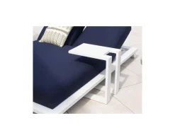 Bout de canapé design en aluminium blanc 