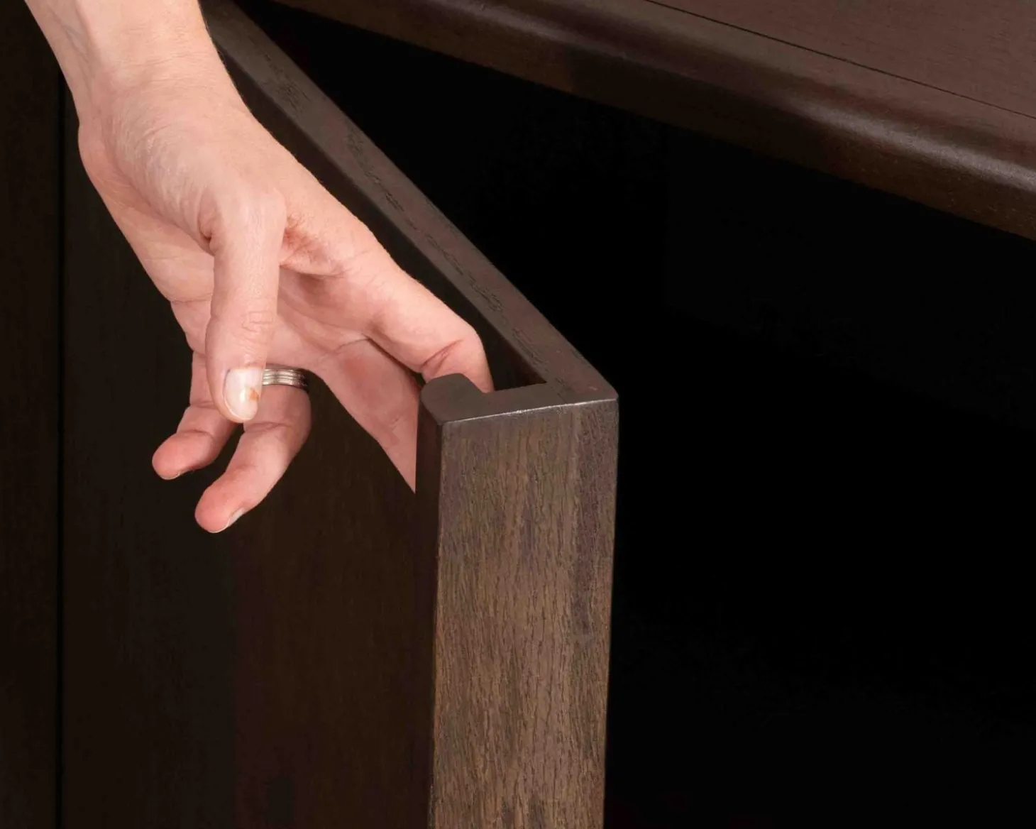Buffet bas 4 portes esprit japandi "Laumie" teinte foncée