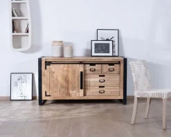 Buffet bas industriel en bois d’acacia naturel et métal 