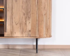 Buffet design rétro avec niches centrales 