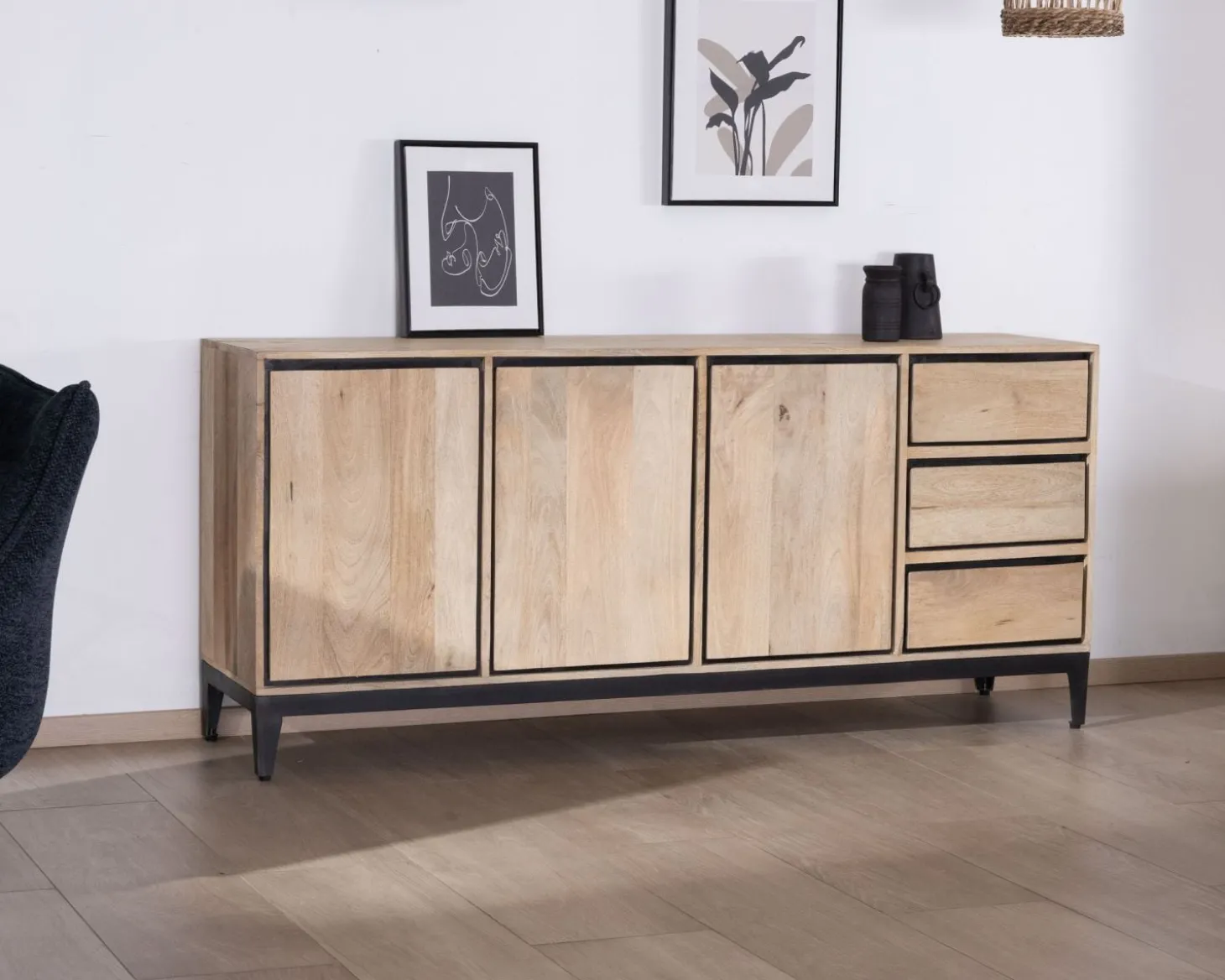 Buffet épuré bicolore en manguier naturel et noir 180 cm "Bocca" 3 portes et tiroirs