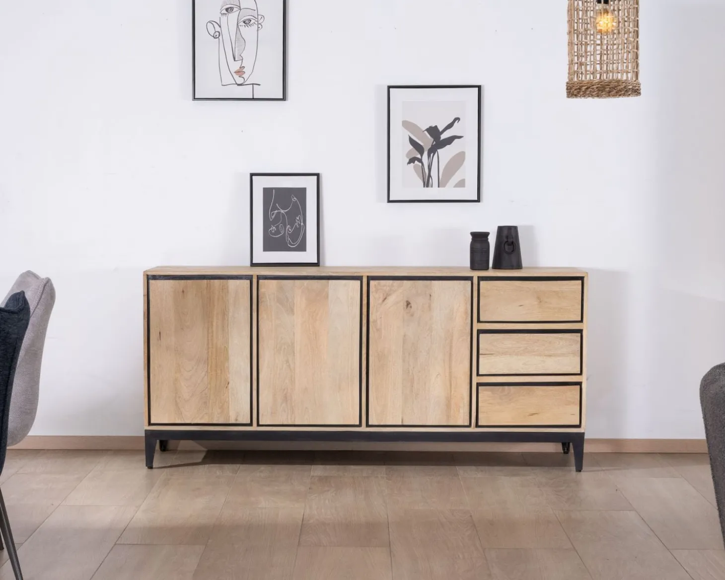 Buffet épuré bicolore en manguier naturel et noir 180 cm "Bocca" 3 portes et tiroirs