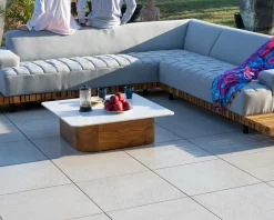 Canapé haut de gamme avec retour droit tissu Sunbrella gris clair "Lombok"