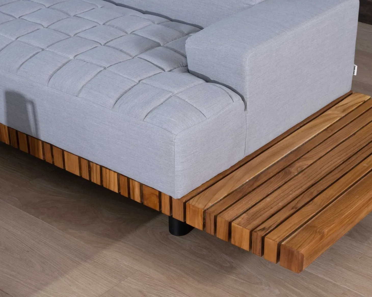 Canapé haut de gamme avec retour droit tissu Sunbrella gris clair "Lombok"