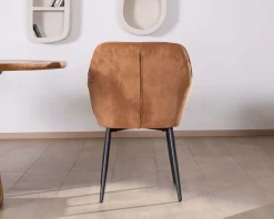 Chaise contemporaine en velours cuivré avec accoudoirs 
