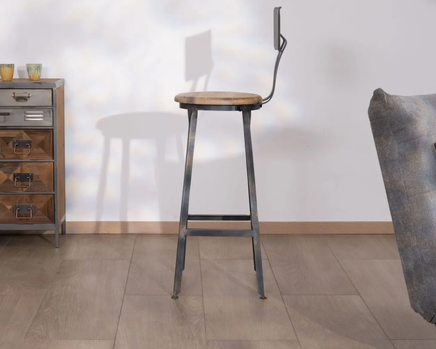 Chaise de bar métal gris antique et bois "Atelier grey" hauteur 110 cm
