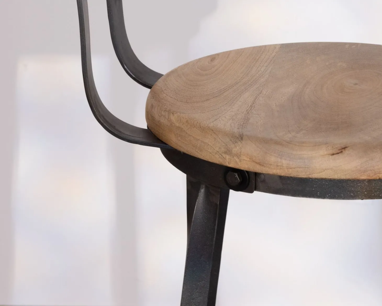 Chaise de bar métal gris antique et bois "Atelier grey" hauteur 110 cm