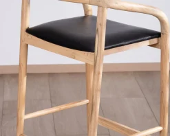 Chaise de bar épurée en acacia naturel et assise PU noir 