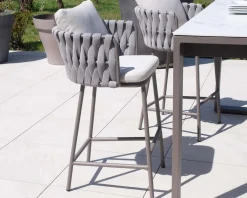 Chaise de bar ultra chic dossier en tissu tressé gris et pieds aluminium "Chinon" assise 74 cm