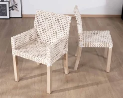 Chaise de repas avec accoudoirs en cuir blanc tressé et teck 