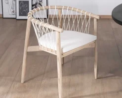 Chaise de repas en bois et corde tressée 