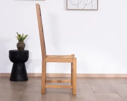 Chaise de repas en chêne massif et assise tressée "Antique" esprit classique