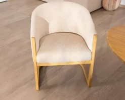 Chaise de repas enveloppante style rétro chic "Isadora" tissu beige et bois