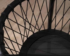 Chaise de repas noire en bois et corde tressée 