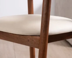Chaise de repas style rétro "Polo" en manguier et assise tissu blanc