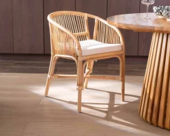 Chaise en rotin tressé