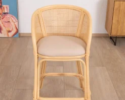 Chaise haute en rotin style ethnique chic "Noho" avec assise en tissu beige
