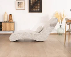 Chaise longue d'intérieur design en tissu tramé blanc cassé 