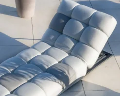 Chaise longue haut de gamme en tissu beige et gris clair 