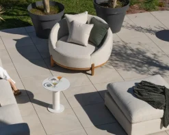 Chauffeuse ronde XL en tissu spécial extérieur blanc chiné 
