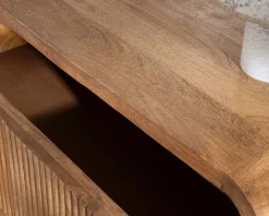 Commode design rétro avec façades cannelées 