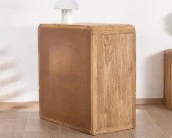 Commode design rétro avec façades cannelées 
