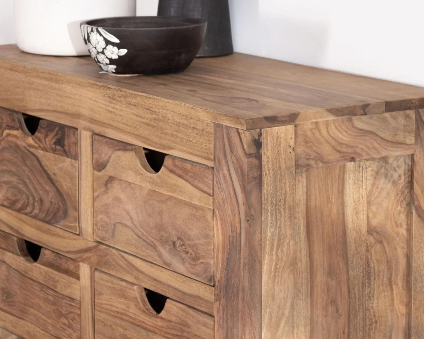 Commode en palissandre à 8 tiroirs "Kalanohé"