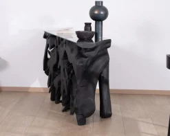 Console 150 cm en racine de teck teintée noir avec plateau verre 