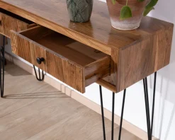 Console vintage en acacia et pieds métal "Wendy" avec façades gaufrées