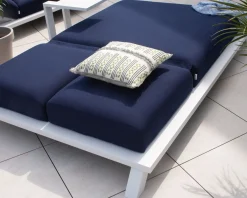 Coussin décoratif carré beige et vert avec franges en lin