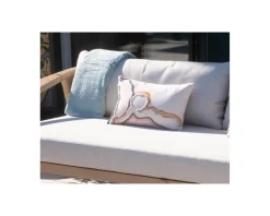 Coussin en tissu motif brodé et imprimé 