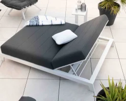 Double bain de soleil matelassé gris foncé et blanc 