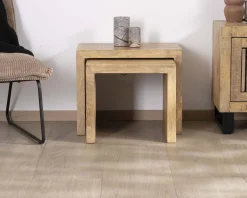 Duo de tables d'appoints gigognes en manguier lignes épurées 