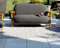 Ensemble canapé et fauteuil de jardin en tissu gris foncé 